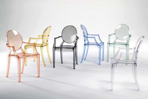 تولید انواع صندلی پلاستیکی شفاف