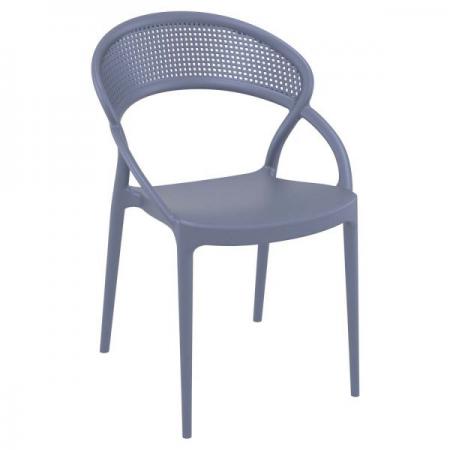 مقایسه صندلی پلاستیکی و فلزی