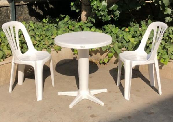 عرضه انواع میز صندلی پلاستیکی در مشهد